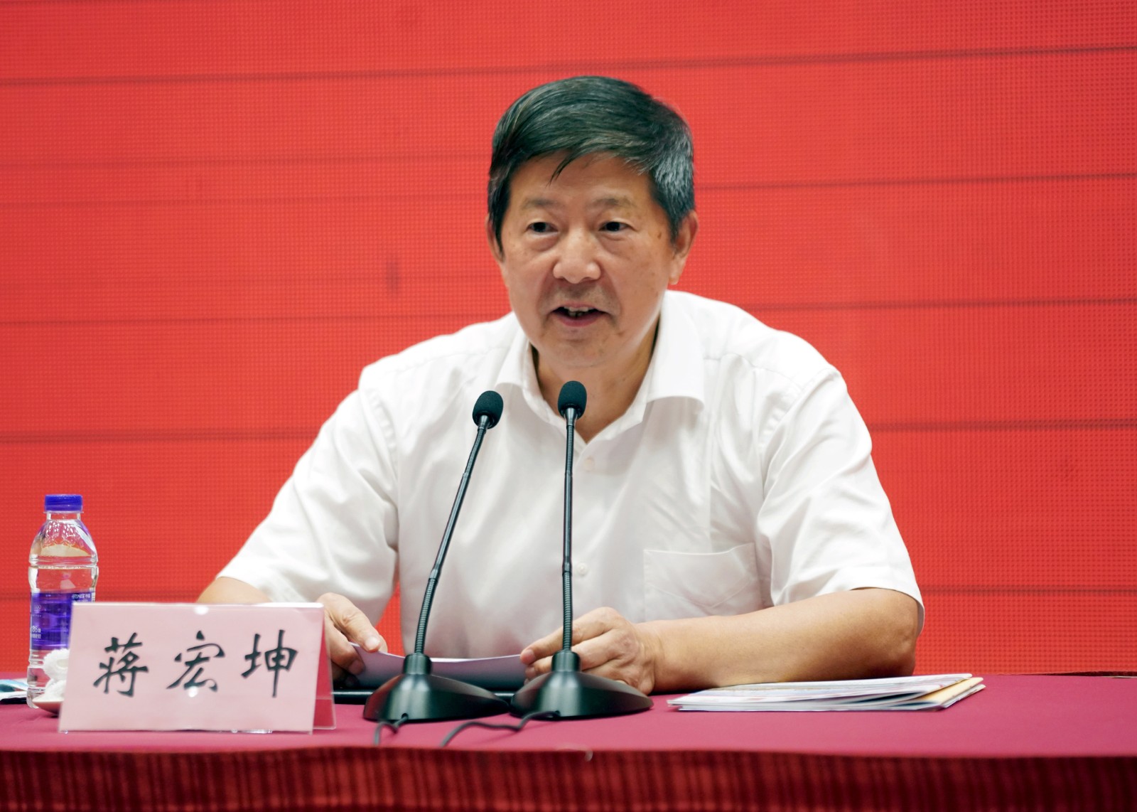 蒋宏坤.jpg